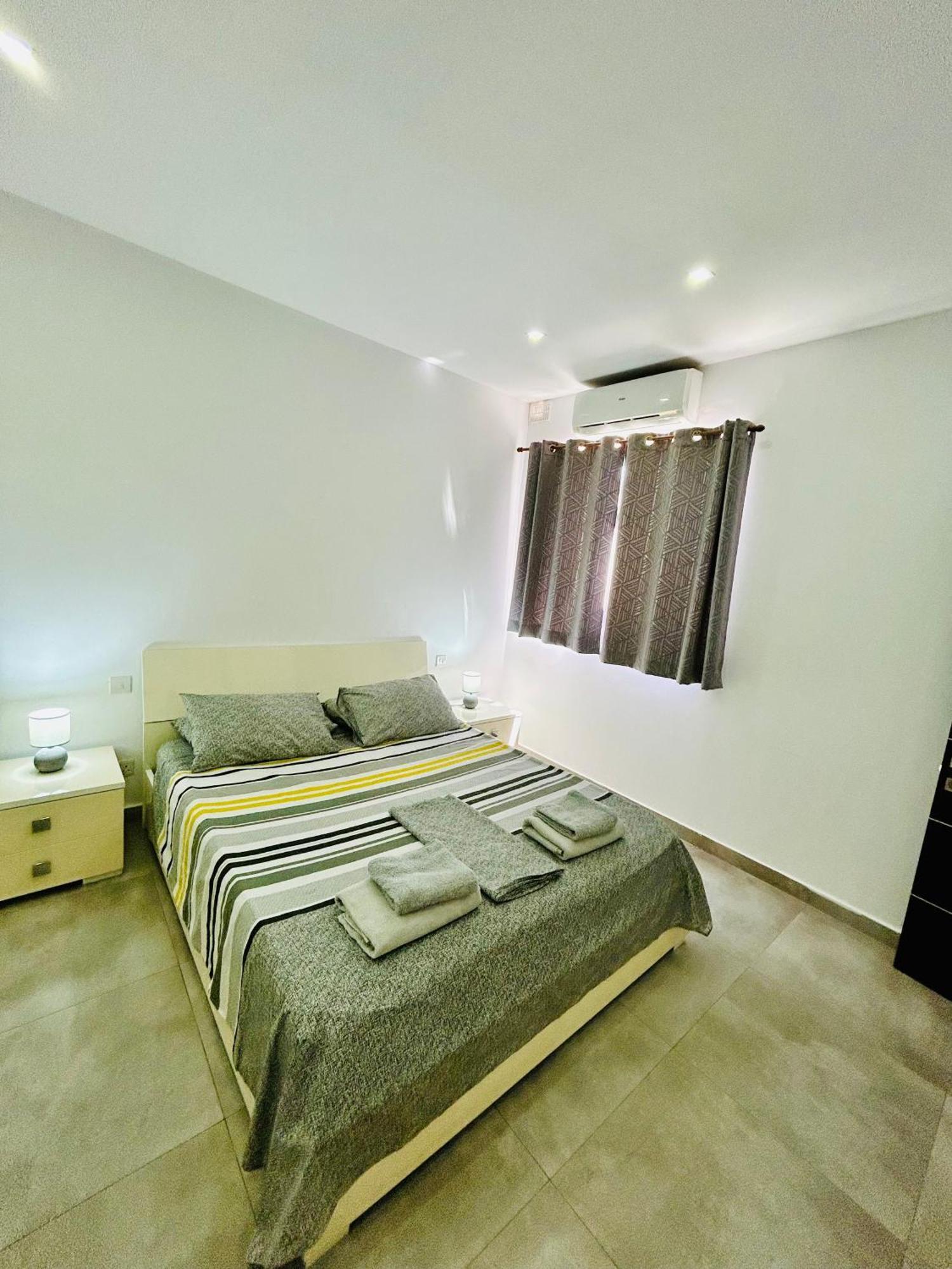 Cosy Seaside Apt, 200M From The Seafront Gzira Exteriör bild
