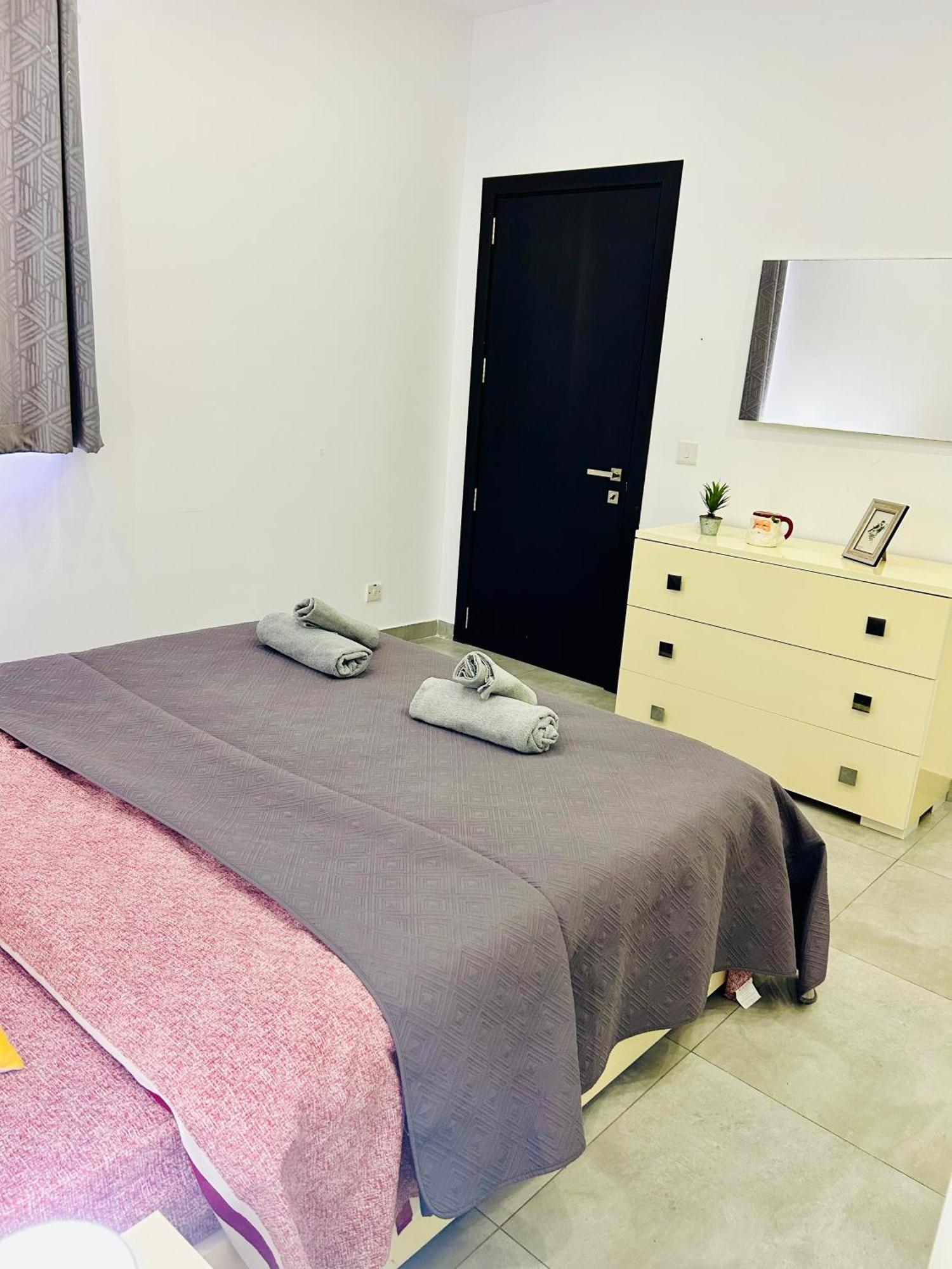Cosy Seaside Apt, 200M From The Seafront Gzira Exteriör bild